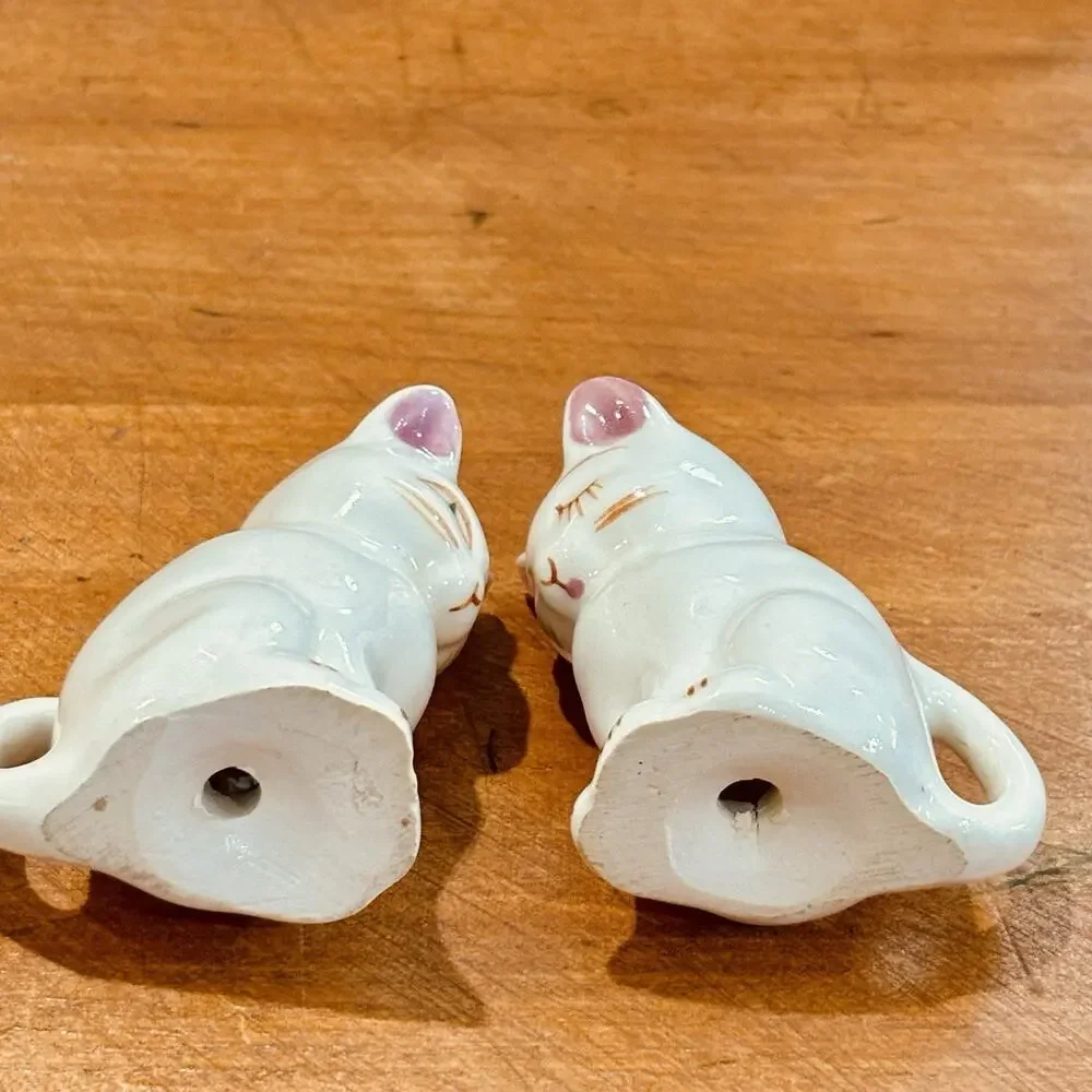 Vintage White Ceramic Cat Salt & Pepper Shakers Winking Sleeping Kitty Japan